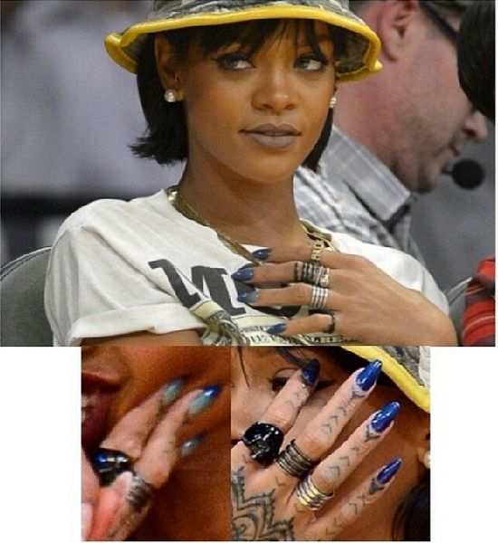 Rihanna in Gel II